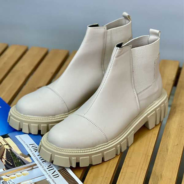 تصویر  نیم بوت بغل کش کرم