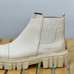 تصویر  نیم بوت بغل کش کرم