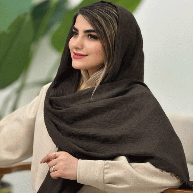 تصویر  شال حصیری دور ریش