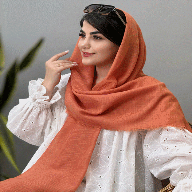 تصویر  شال لینن دور ریش