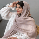 تصویر  شال لینن دور ریش