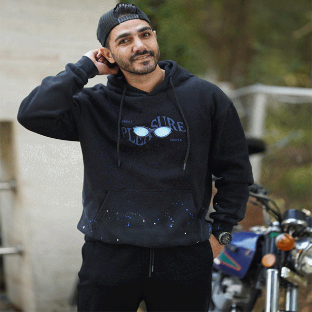 تصویر  هودی مردانه عینک