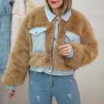 تصویر  کت خز ترکیب با جین