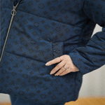 تصویر  کاپشن LV