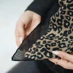 تصویر  روسری نخی پلنگی