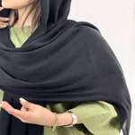 تصویر  شال مشکی منگوله دار